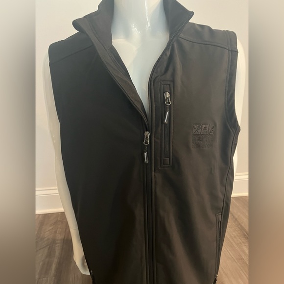 Edwards Vest - Picture 3 of 15